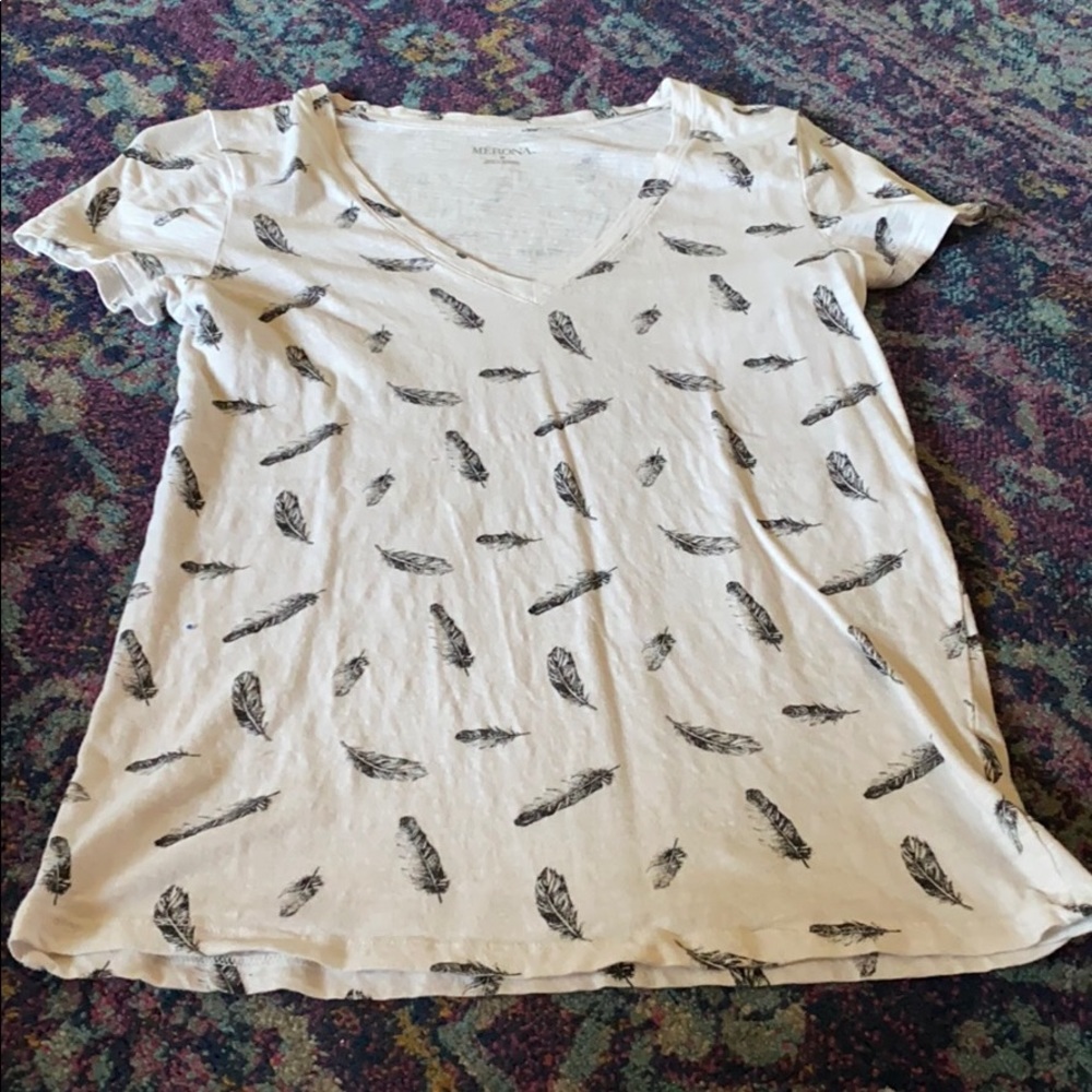 Sz M Merona Feather V-neck T-shirt